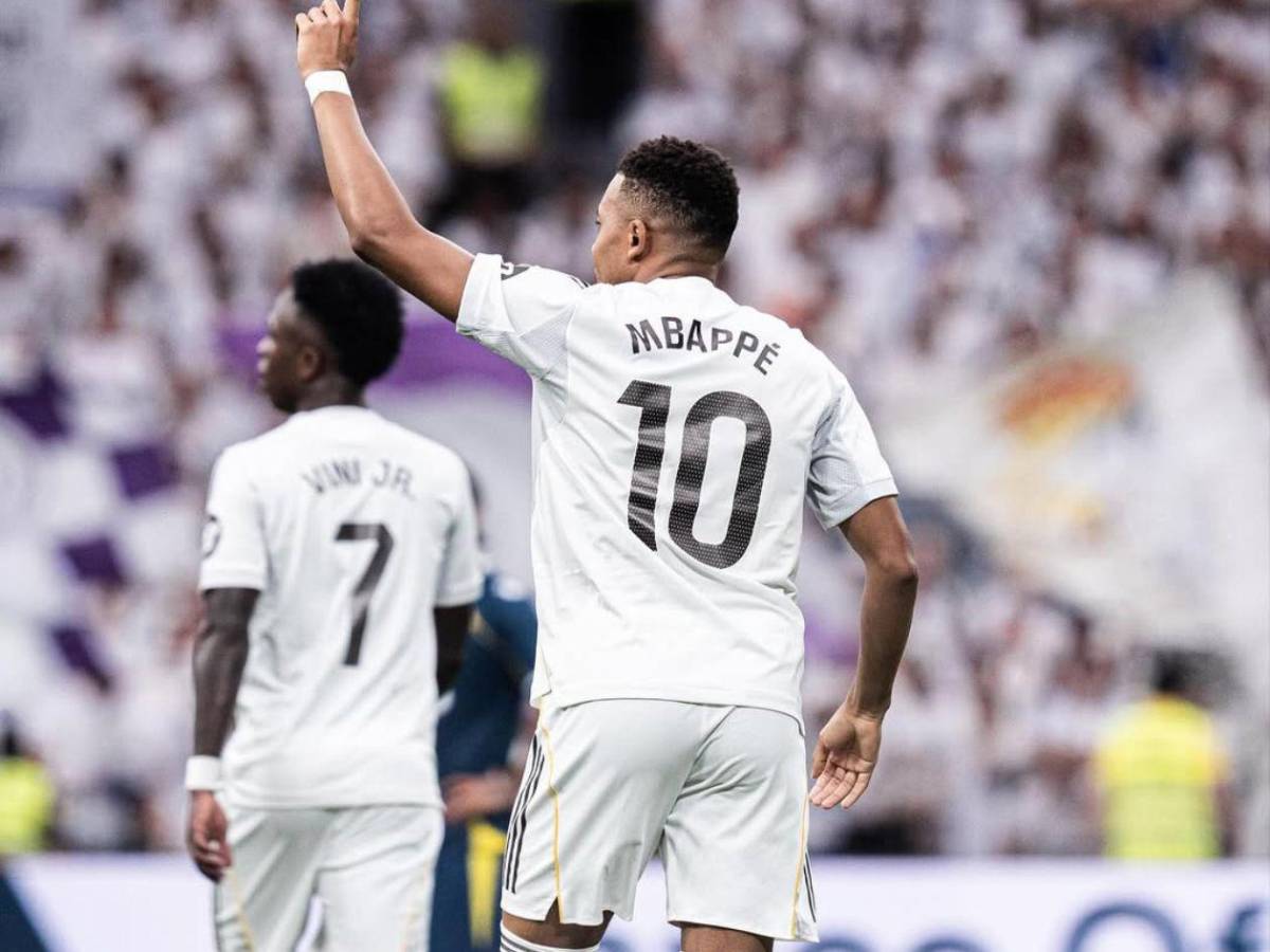 ¿Kylian Mbappé de noviazgo con Ester Expósito? Esto es lo que se sabe del supuesto romance