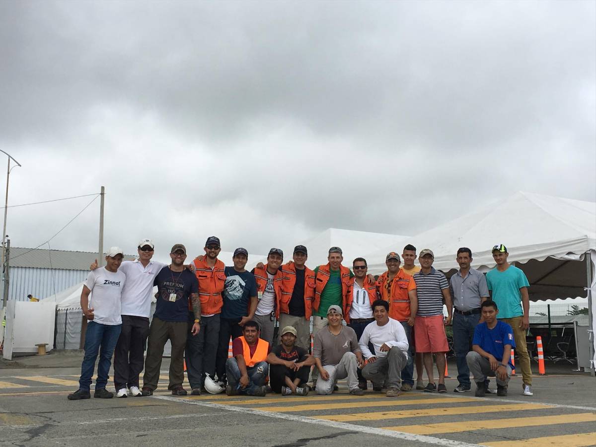 Equipo de trabajo del aeropuerto de Quito, Ecuador.
