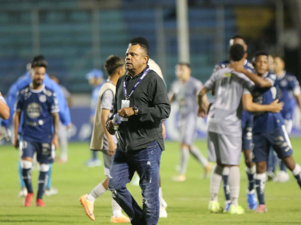 Festejos de Motagua, el jugador señalado en Platense y el descuido de bella chica