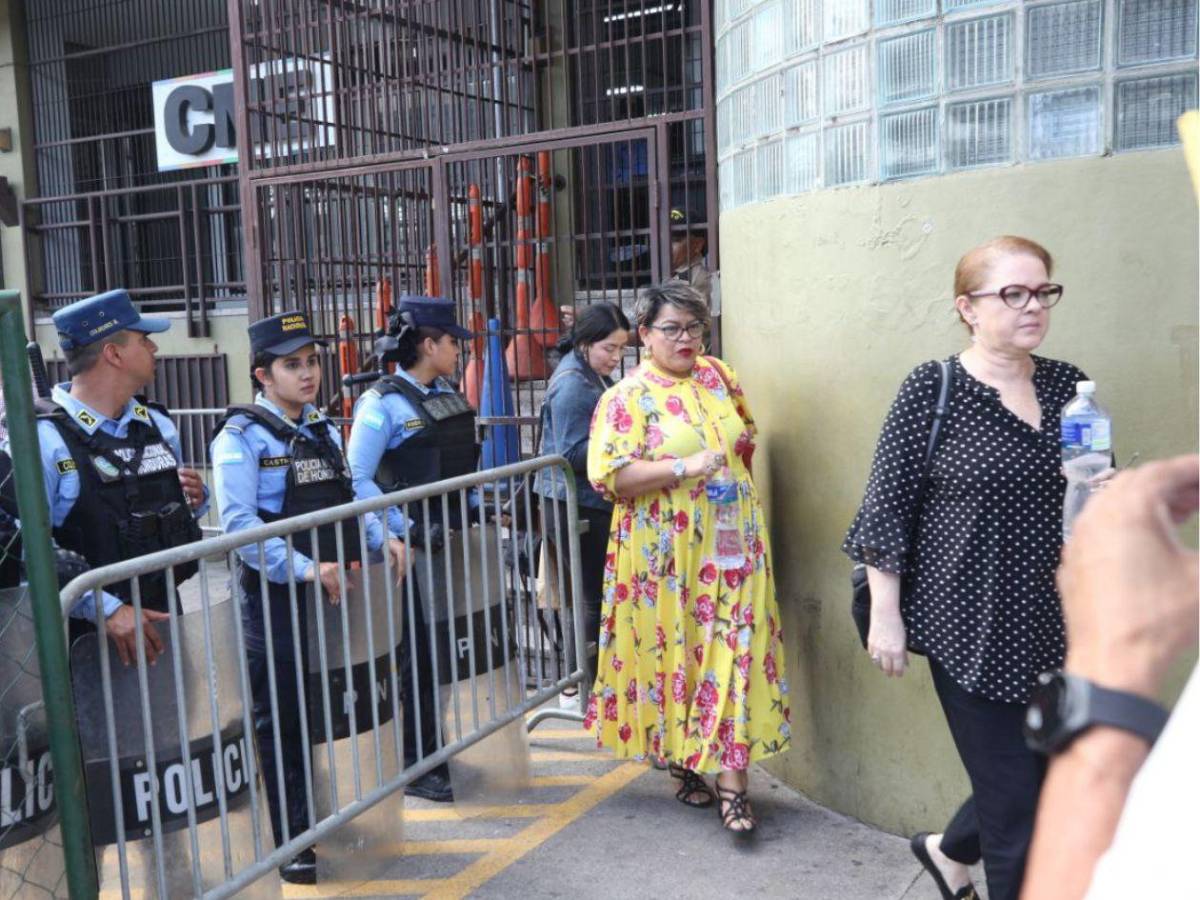 Despachan a personal del CNE por posibles protestas de colectivos de Libre