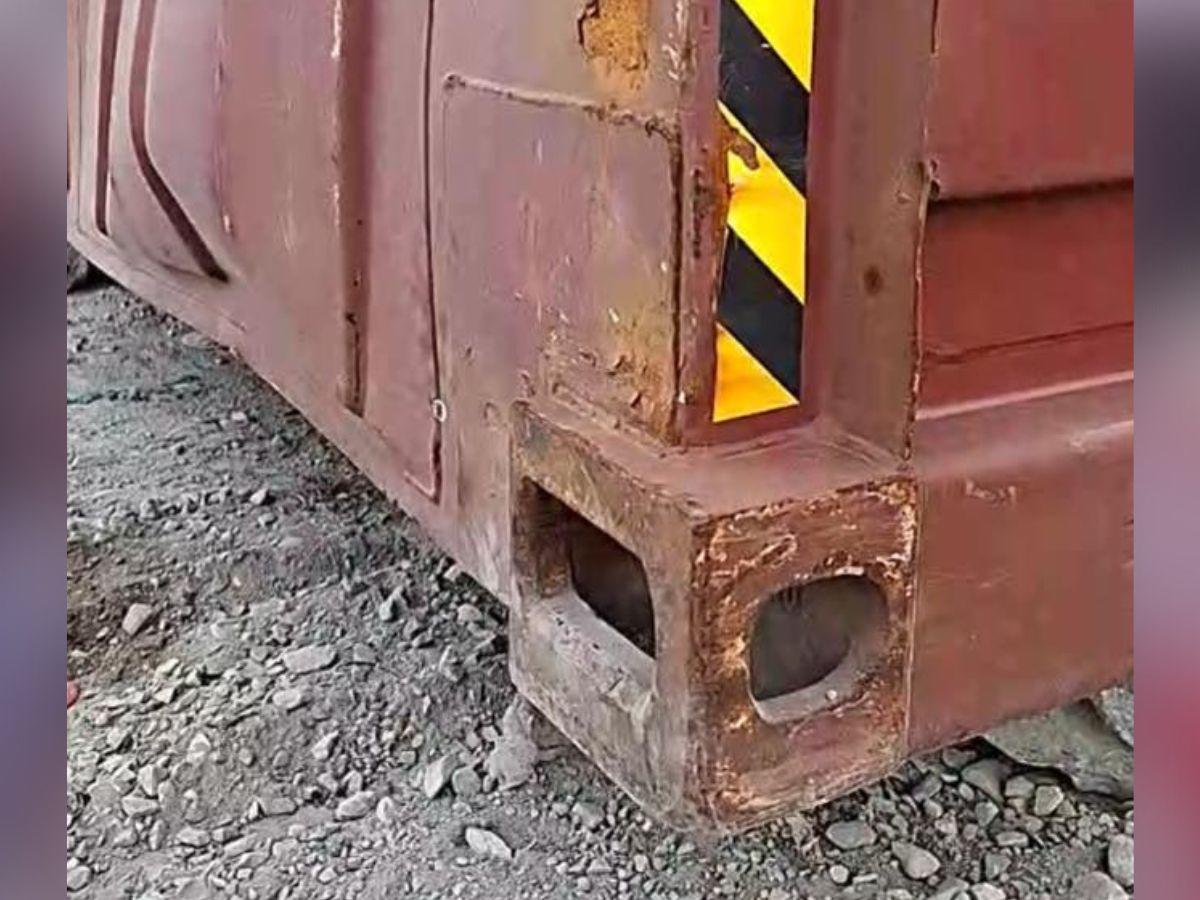 Érika muere aplastada por un contenedor mientras esperaba el bus