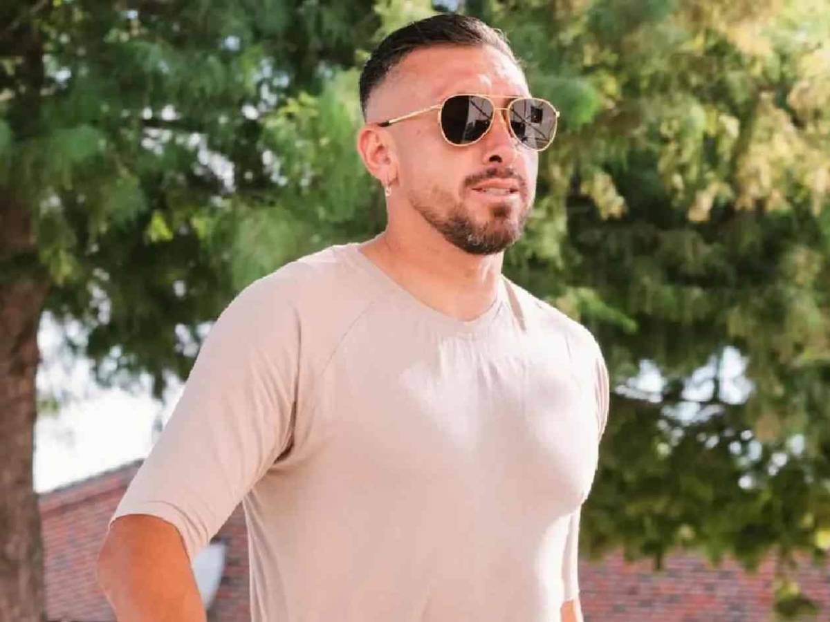 Se divorció y le destapan nuevo romance a Héctor Herrera con famosa actriz