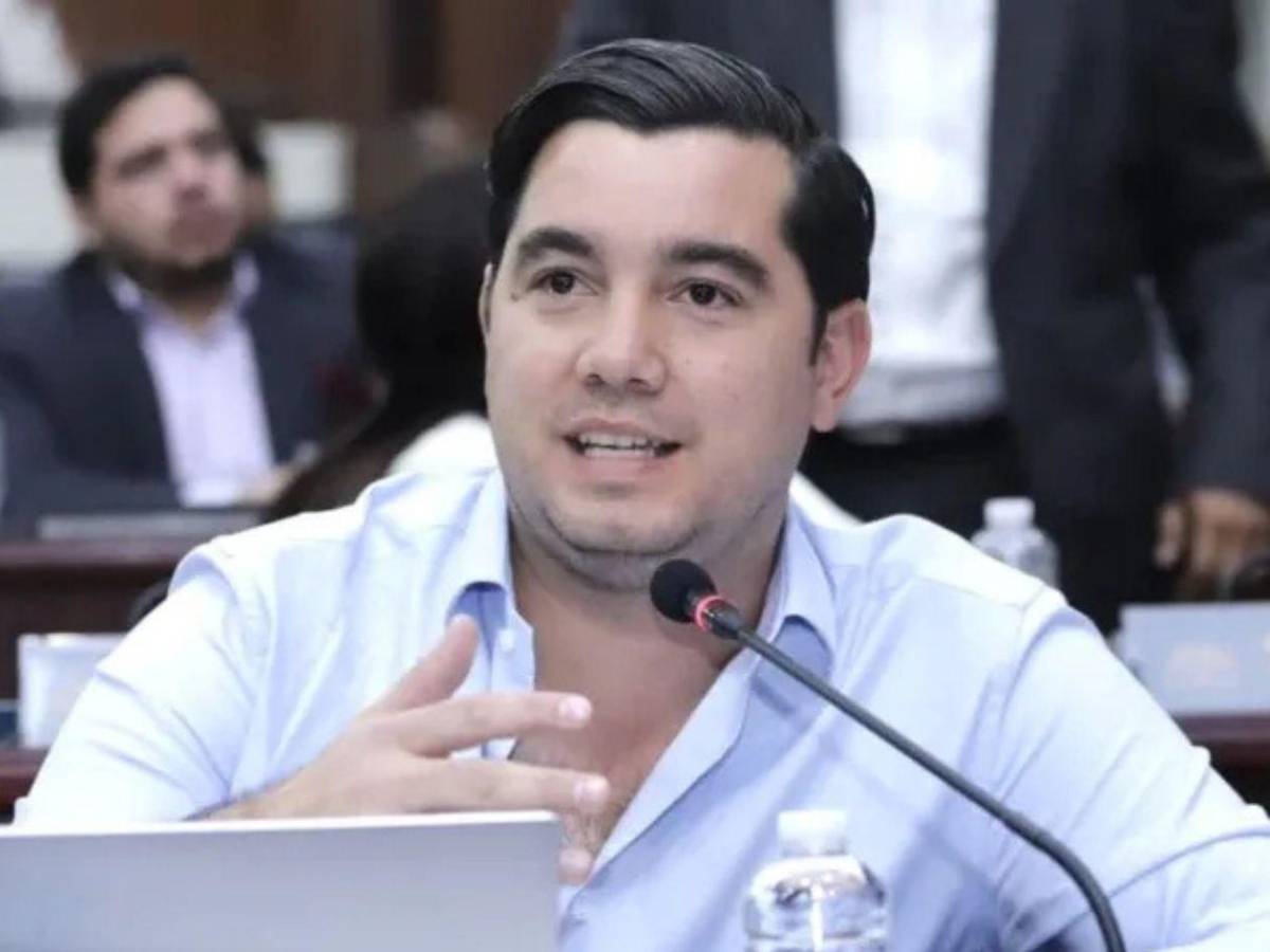 Octavio Pineda encara a exministro de Salud tras grave acusación