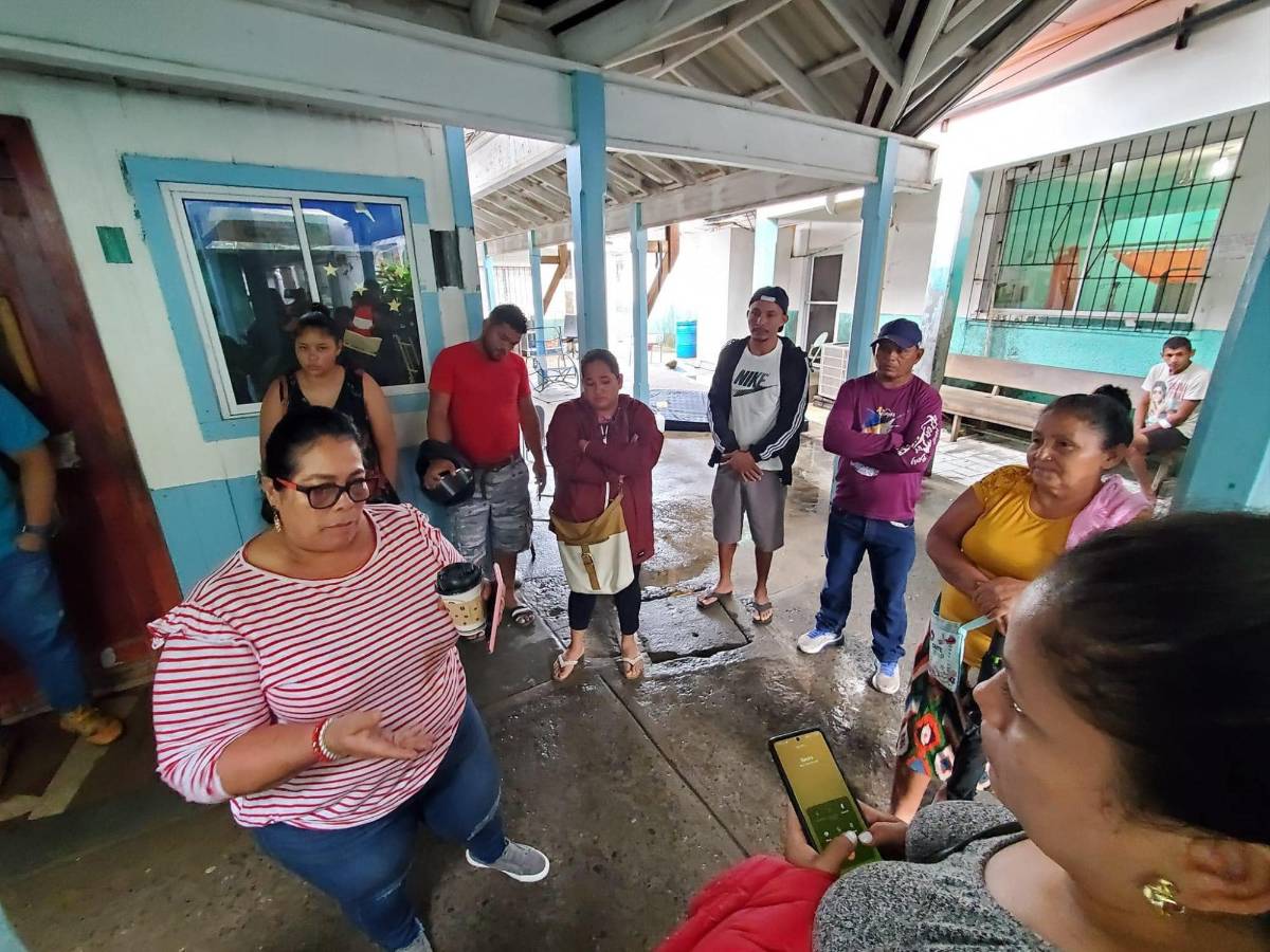 Consternación por muerte de pareja y su hija soterradas en Roatán