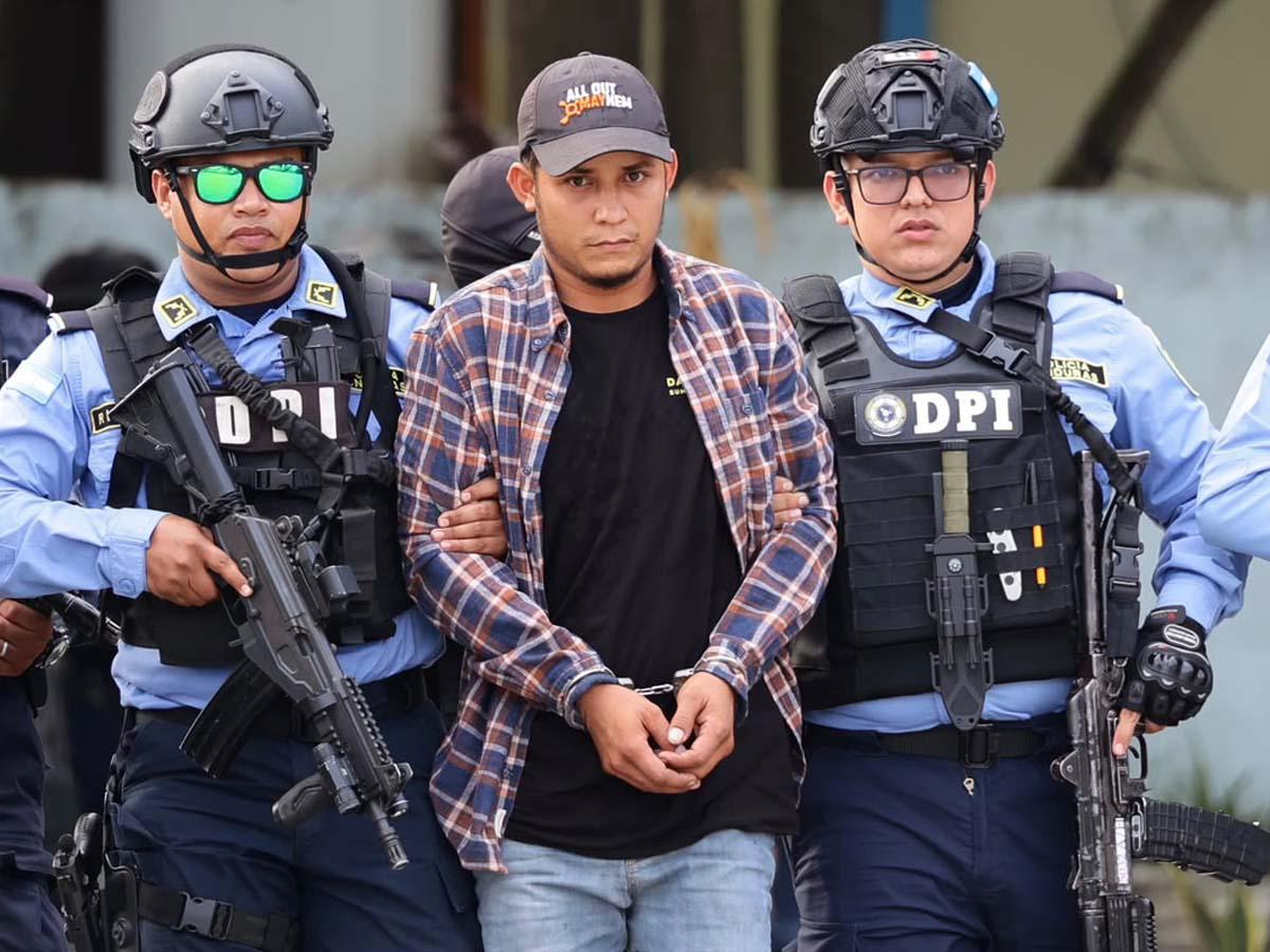 Campesino vinculado a masacre de Rigores disparó a los policías con un fusil AR-15