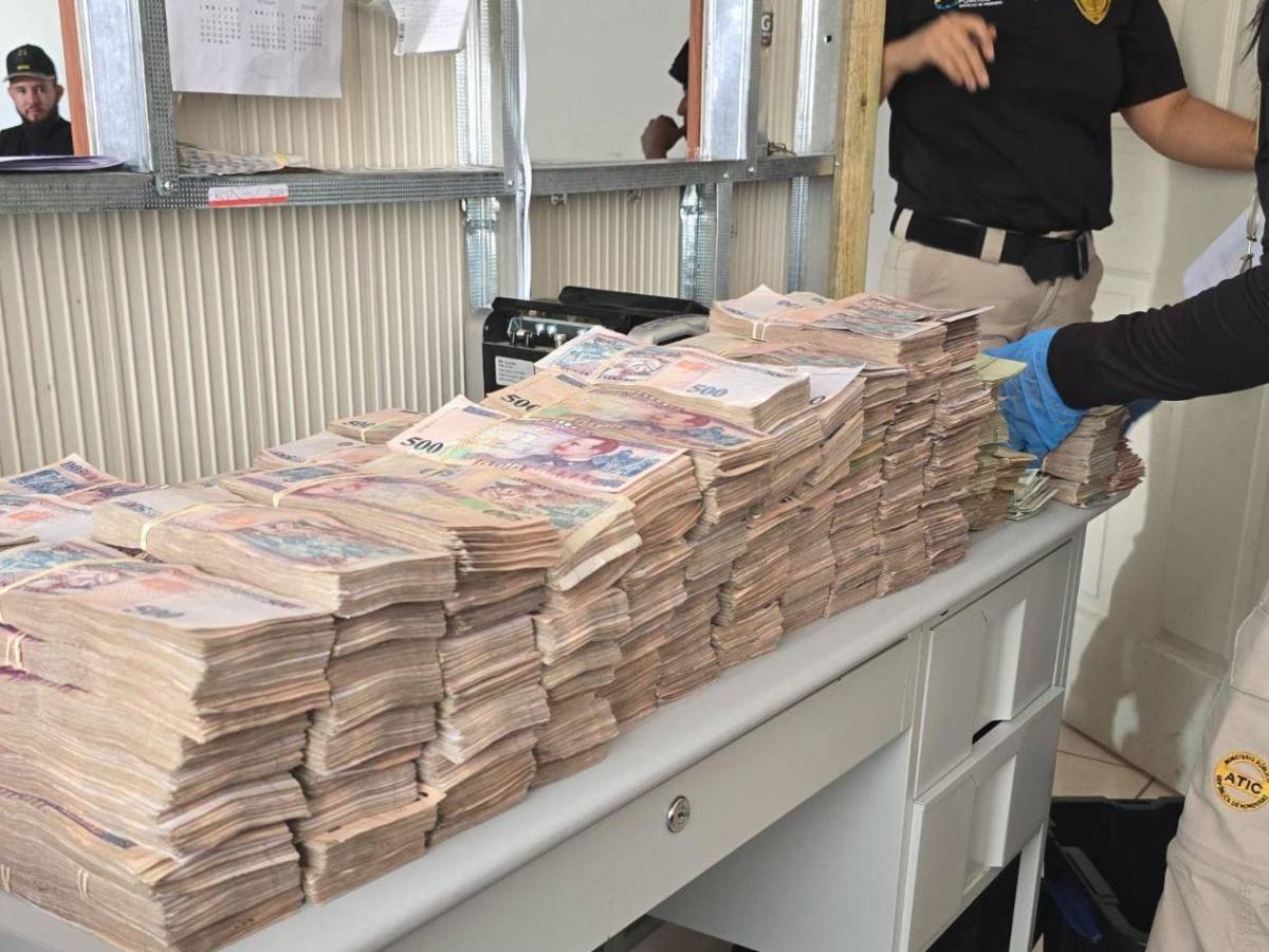 Inversionistas de Koriun que destruyeron 5 carros de la Atic podrían ir a la cárcel