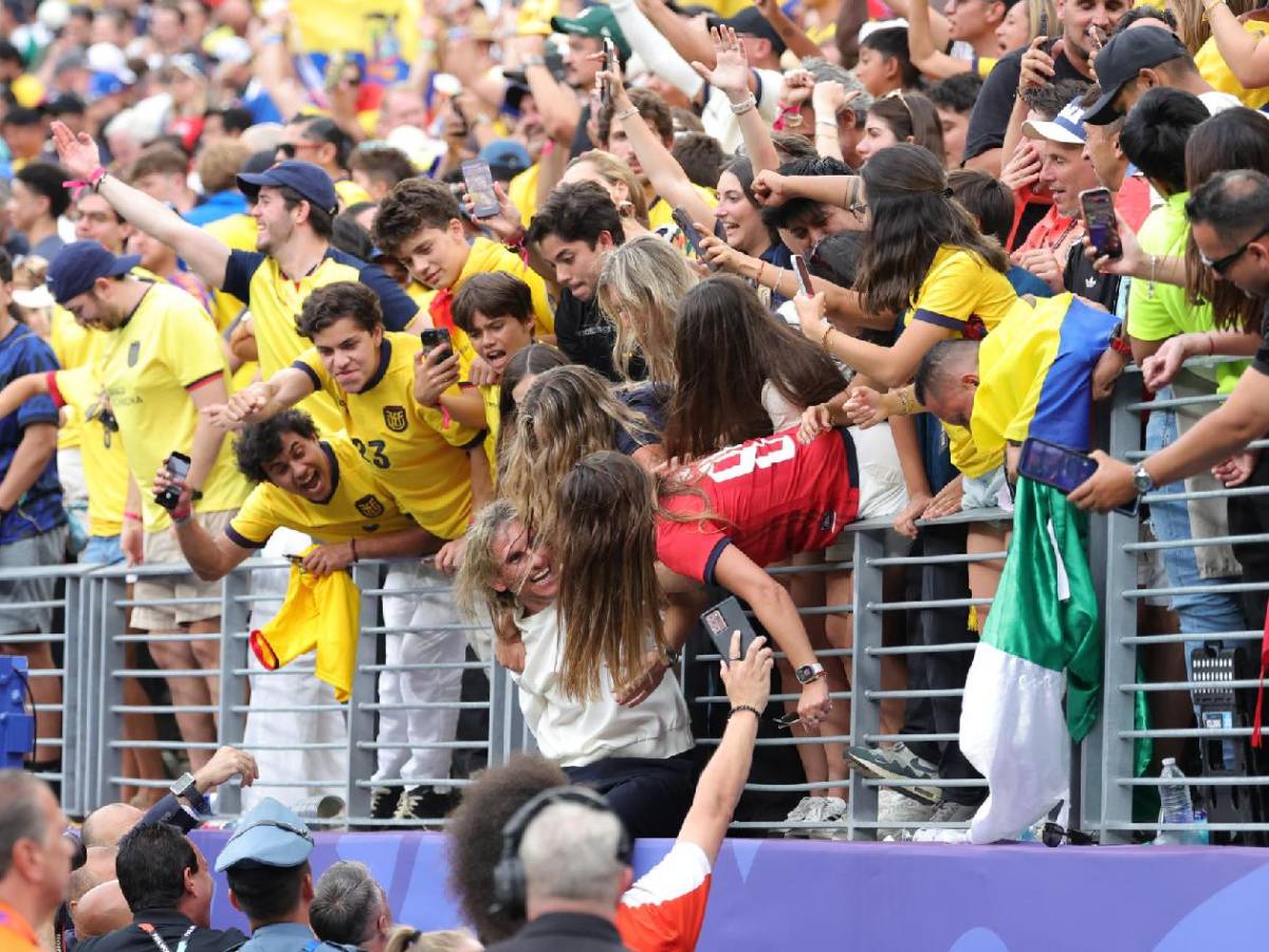 Mundial: Lágrimas de Ecuador, DT se volvió loco con su esposa y decepción en Alemania