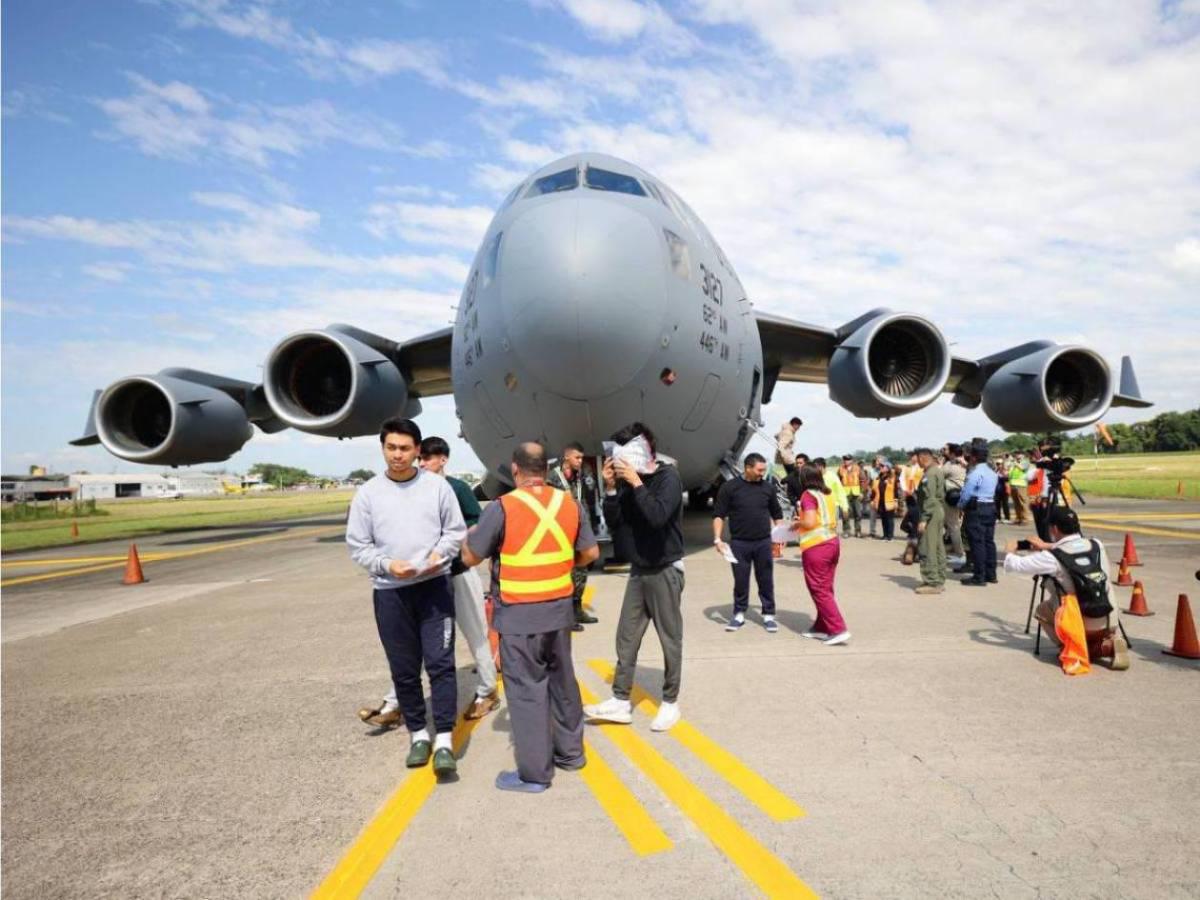 Embajada de EE UU revela los beneficios para hondureños que se autodeporten