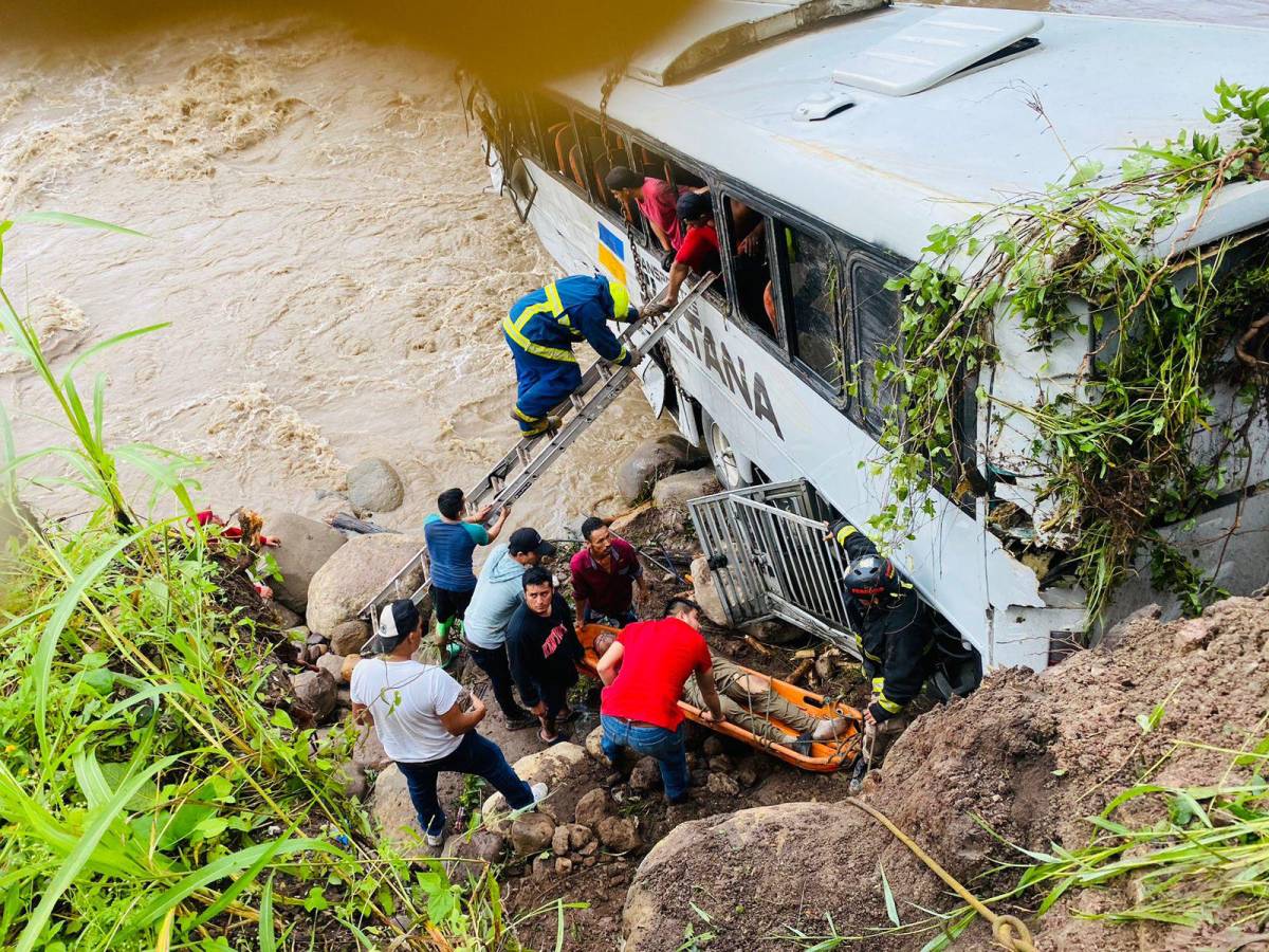 Venezolanos, mayoría de migrantes en bus accidentado