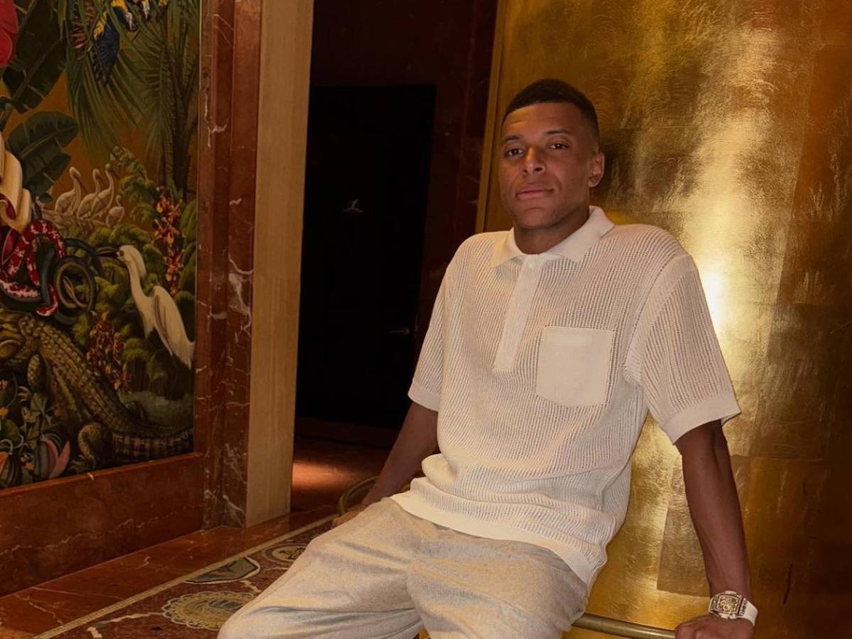 Mbappé es investigado tras pagarle a cinco policías: Esta cantidad les dio por curiosa razón