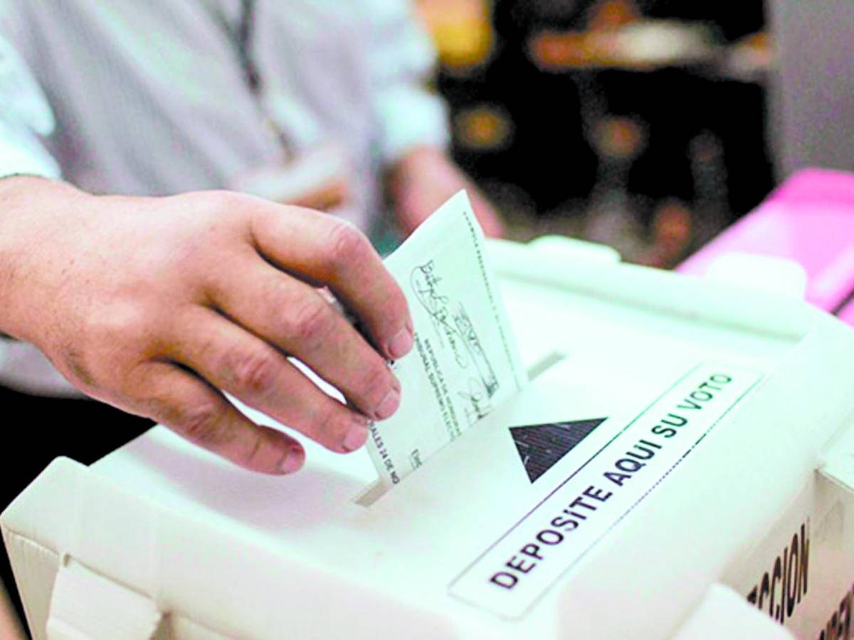 Exrectora: “Si no se confía en el voto físico, como hacerlo con el electrónico”