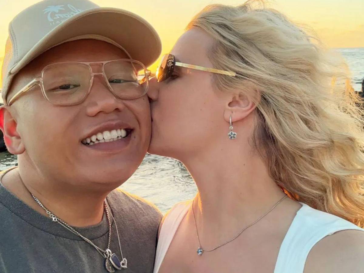 Parejas famosas del cine y la música que se comprometieron este 2025