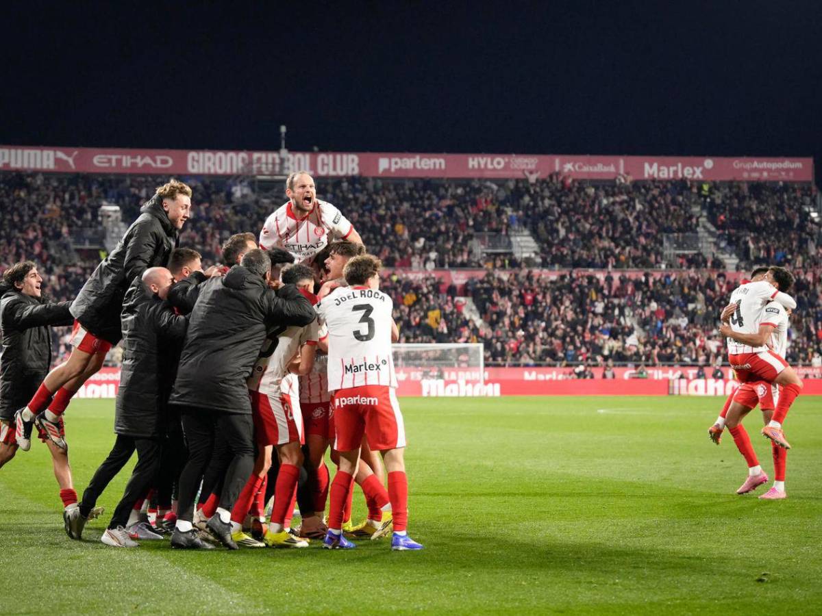 Barcelona vive noche amarga: enfado de Flick, polémica y penal fallado de Lamine