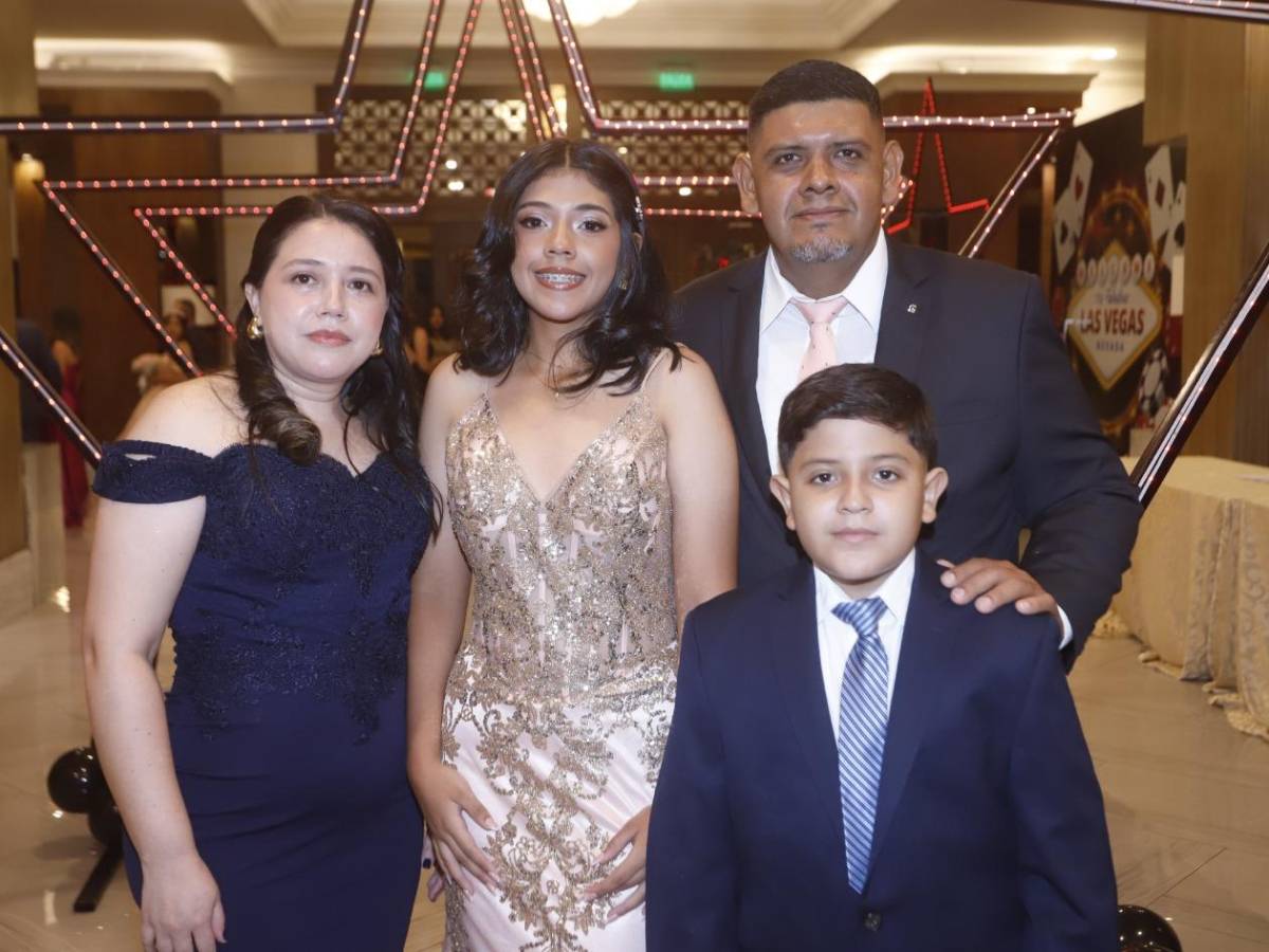 Fotos: Seniors 2025 de Fundación Mhotivo celebraron su graduación