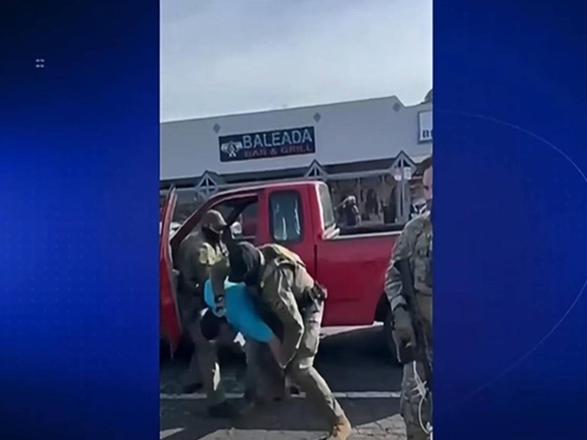 “Les vamos a caer a golpes”: El relato de Bryan Sánchez, hondureño deportado de EE UU a África