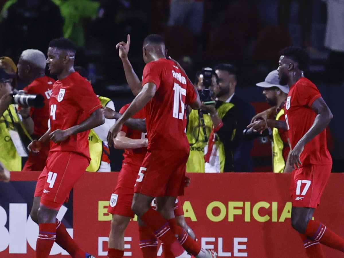 Panamá sufre ante Costa Rica en locura de juego, pero avanza al Final Four
