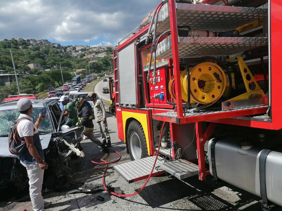 Escena del accidente en el que murió Franklin Rodríguez Aguilar, suboficial de la Fuerza Aérea Hondureña (FAH).