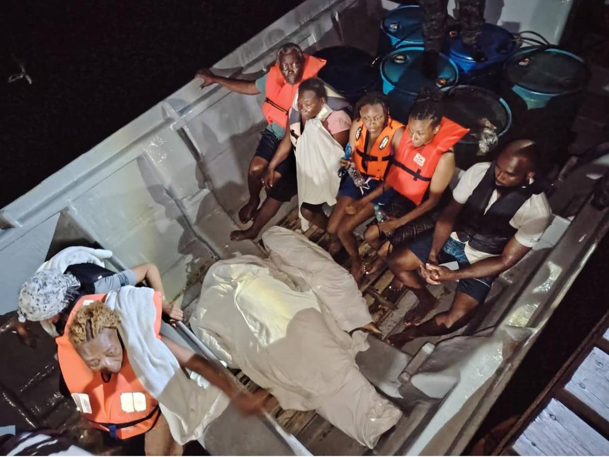 Una niña de 5 años entre los muertos de naufragio de embarcación turística