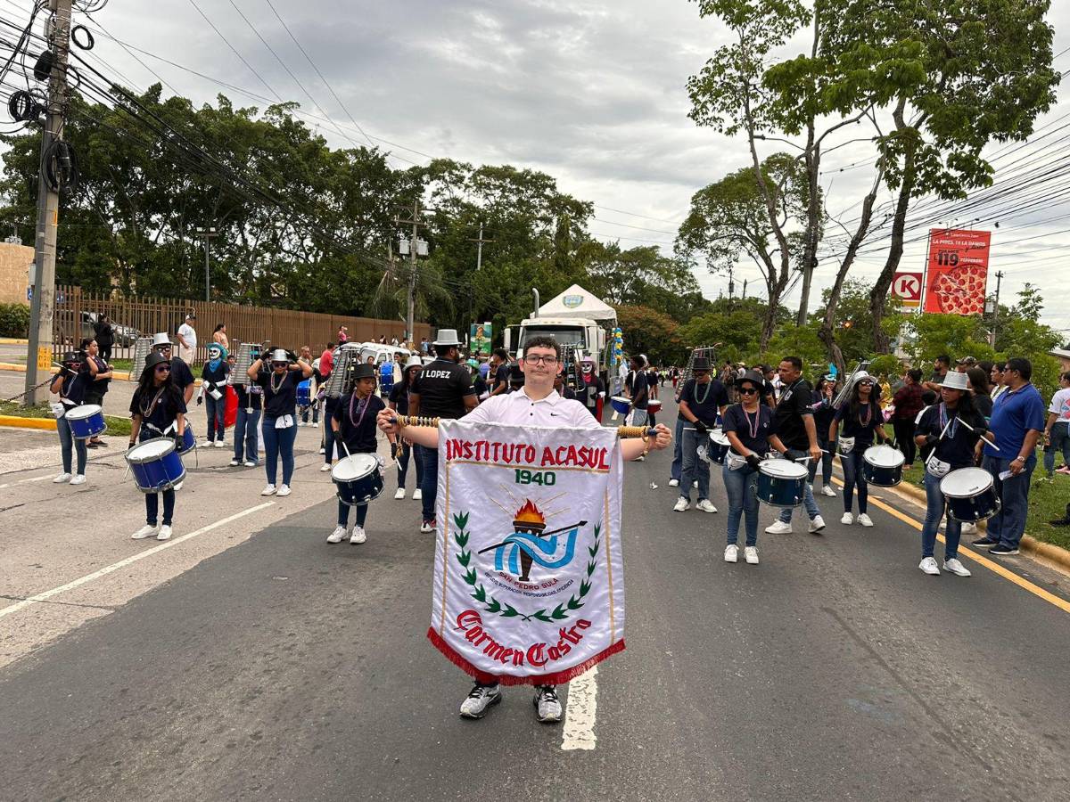 Feria Juniana: sampedranos disfrutan del desfile carrozas