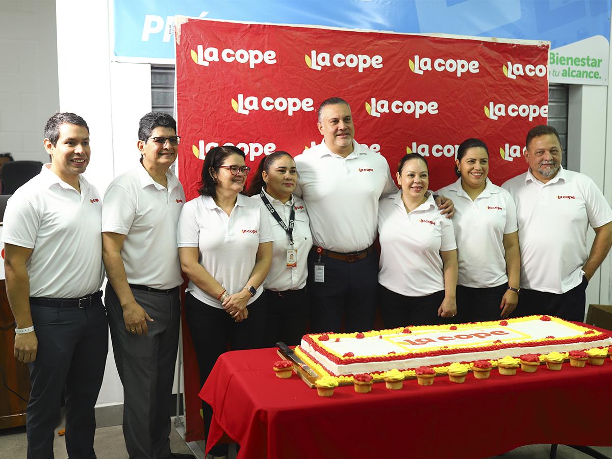 Allan Medina, Sergio Tarallo, Judith Sierra, Joselin Vargas, Raúl Bonilla, Jessica Rosales, Isabel Matute y Ángel Alvarado.