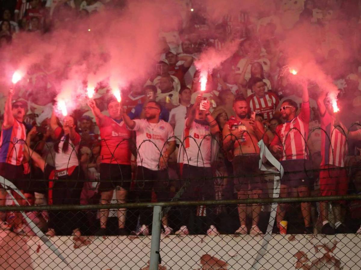 Olimpia festeja título, detalle con Real España, descuido con la copa y a lo Lamine Yamal