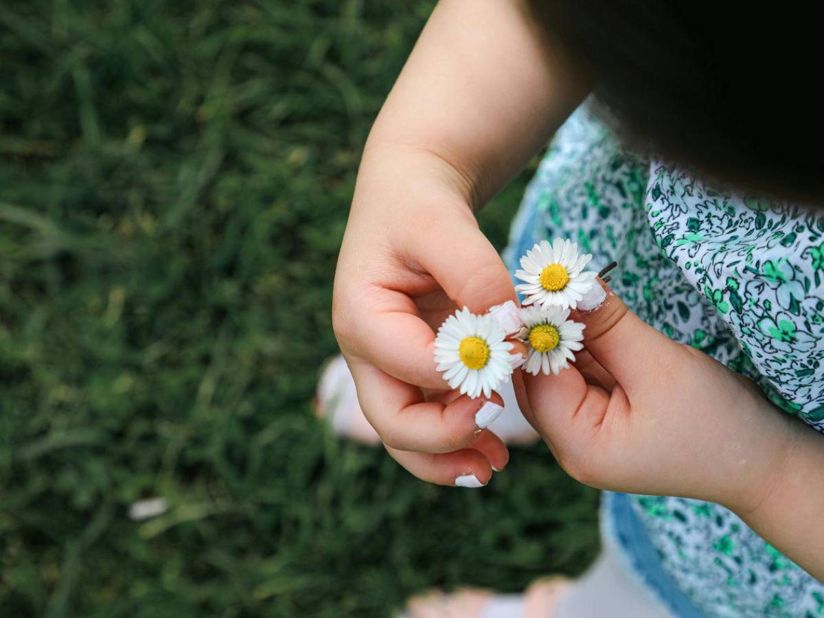 Conmoción: mueren dos hermanitas tras ser halladas inconscientes en una piscina