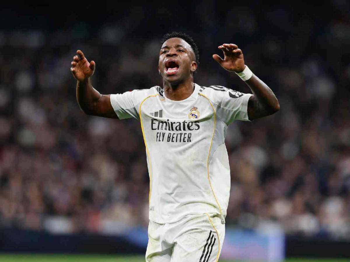 Quieren sacar a Vinicius del Real Madrid: buscan romper el mercado y llevárselo