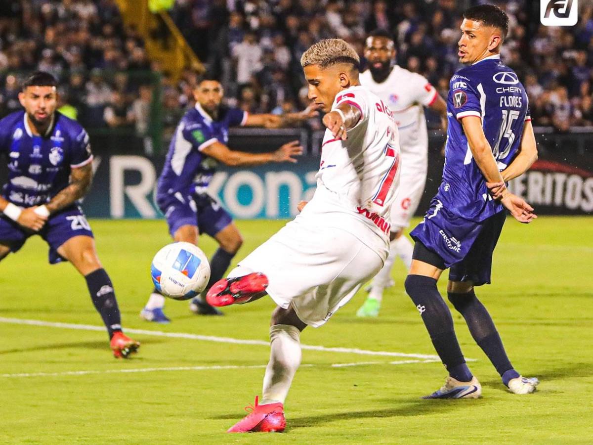 Olimpia celebra, pero recibe duro golpe, infiltrado en Costa Rica y enojo del DT de Cartaginés