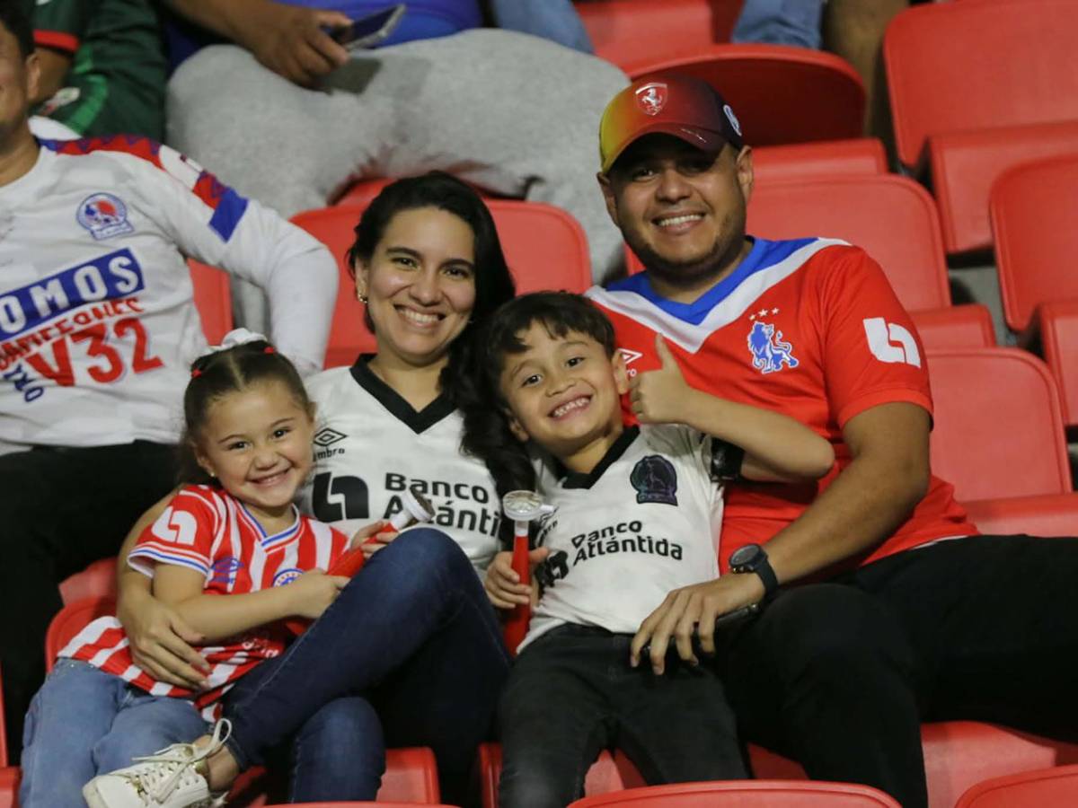 Bellas chicas del Olimpia-Marathón, festejo de Edwin Rodríguez y enfado de Lavallén