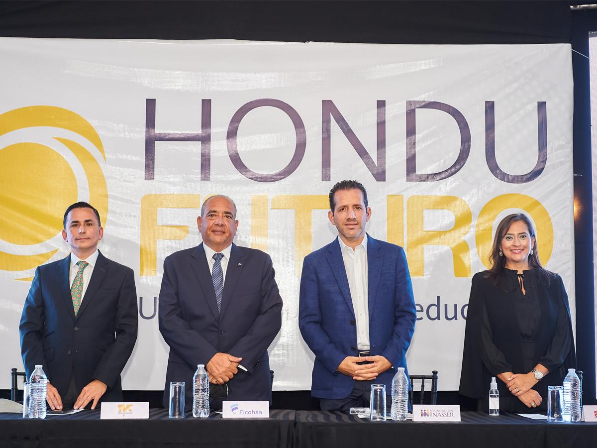 Representantes de Televicentro, Banco Ficohsa, Fundación Nasser y BAC Honduras.