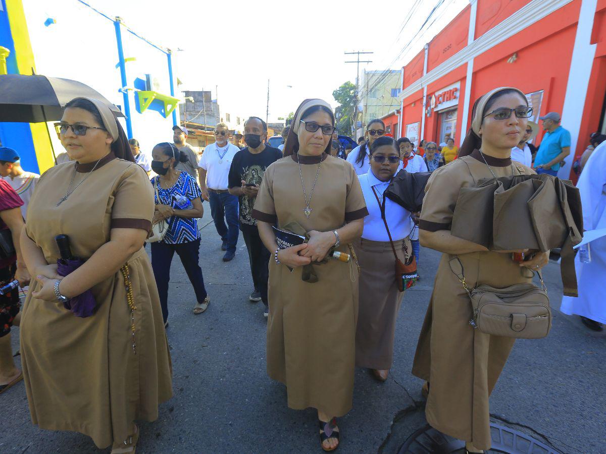 Sampedranos rinden tributo a la virgen de Guadalupe