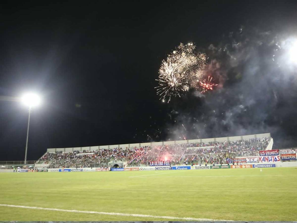 Jeaustin Campos se pelea con hinchas, Olimpia sufre, linduras y descuido en Comayagua