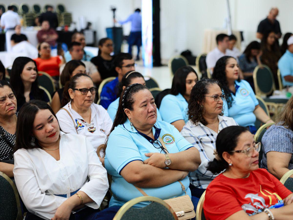 Así se impartió el taller de Mente Sana a docentes de San Pedro Sula