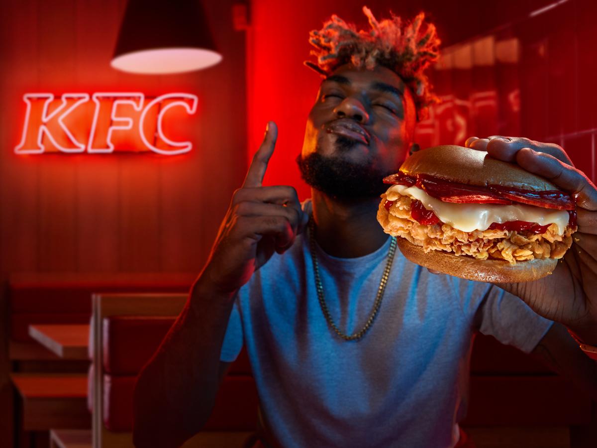 Puede disfrutar de esta nueva delicia a través de sus canales de domicilio: Bip Bip, marcando *5000, y en su sitio web oficial www.kfc.hn.