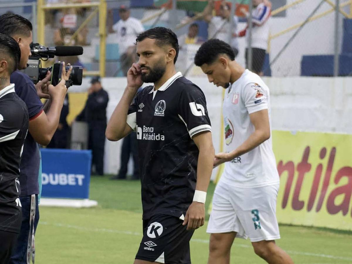 Selección de Honduras tuvo primer entreno, caras nuevas y alarma con jugador