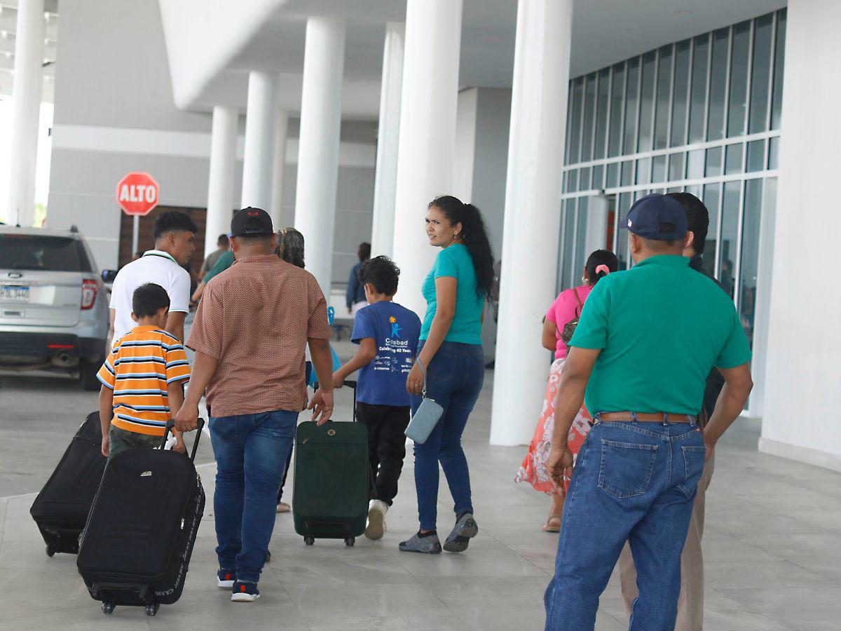 Restablecen vuelos locales en el Aeropuerto Ramón Villeda Morales