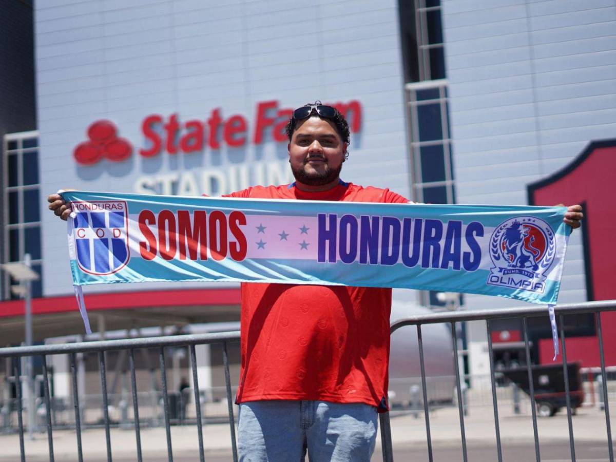 Ambiente y belleza en el partido Panamá-Honduras: ¿quién es la chica de pelo rubio?