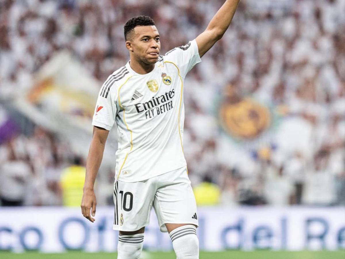 ¿Kylian Mbappé de noviazgo con Ester Expósito? Esto es lo que se sabe del supuesto romance