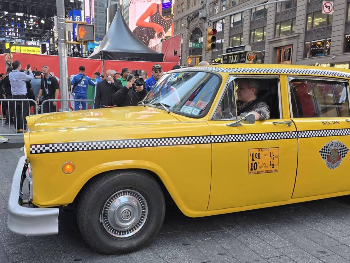 La asombrosa llegada de Teófimo López al Times Square y Nueva York paralizada