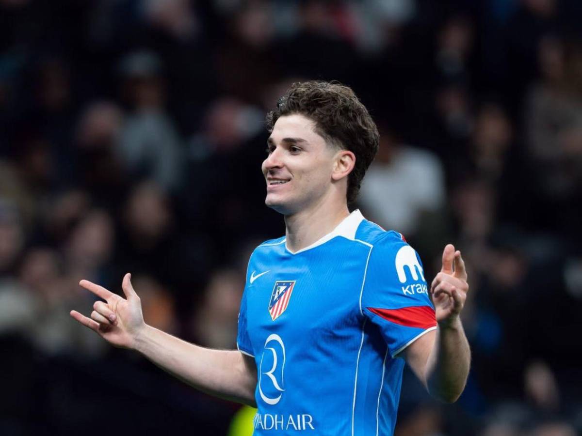 PSG lanza oferta bomba: los dos cracks que entrega por Julián Álvarez