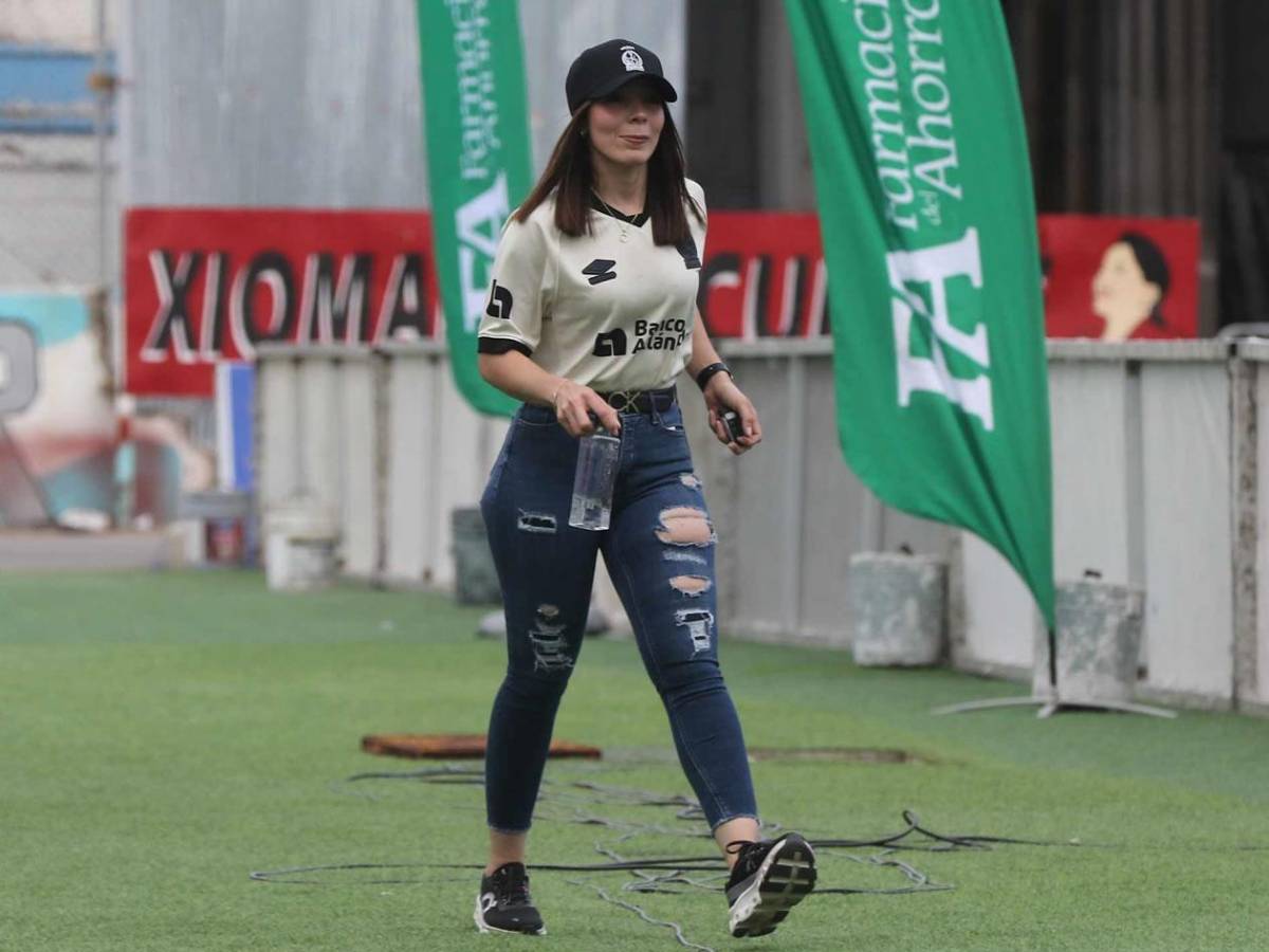 Ellas adornan el Olimpia vs Marathón: las bellas chicas del Nacional