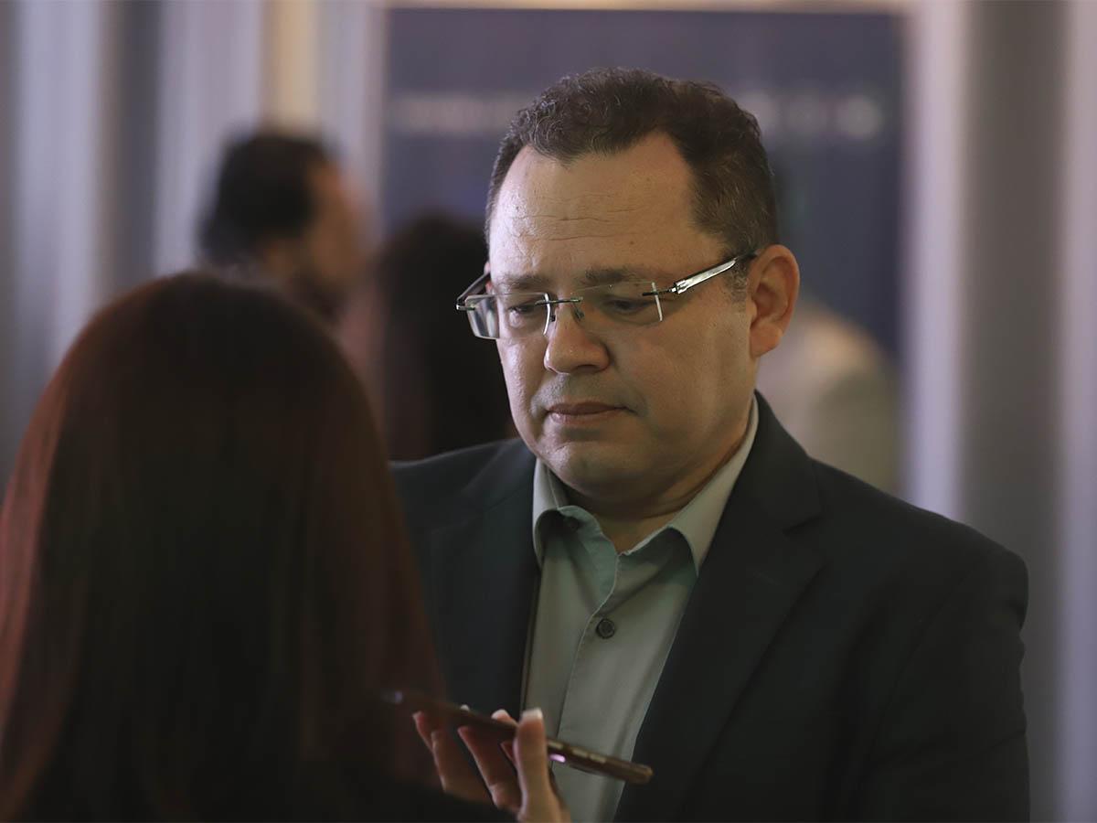 José Leonel Zelaya, Gerente de Relaciones Corporativas de Cementos del Norte, destacó la importancia de la planificación estratégica en proyectos de infraestructura sostenibles.