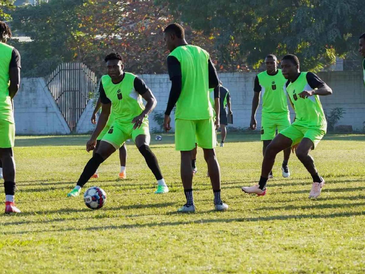 Lamentable: Árbitra involucrada en polémica del clásico sufre asalto en SPS