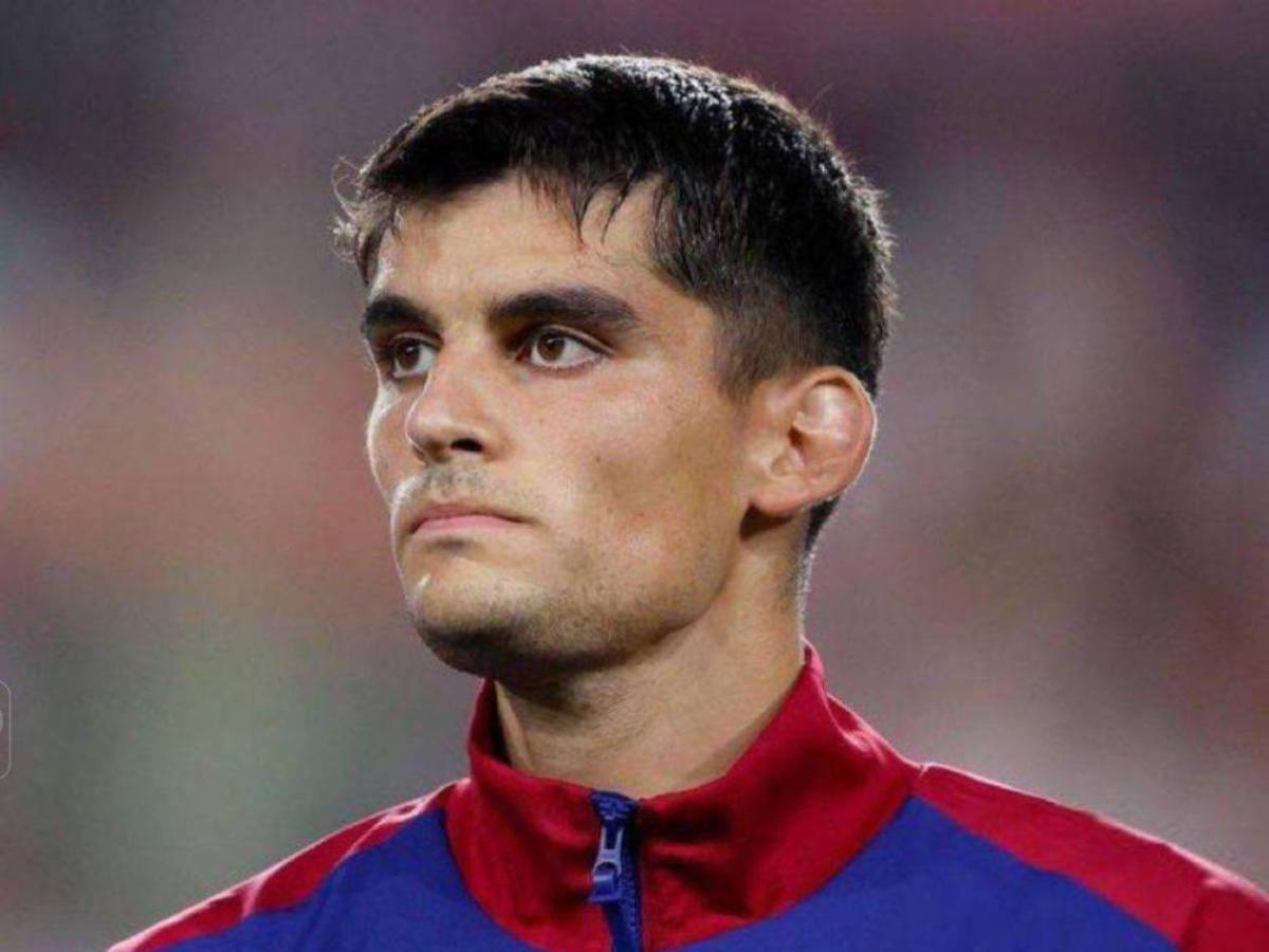 Hansi Flick descarta a tres jugadores del Barça y define el futuro de Marc Casadó​​​​​​