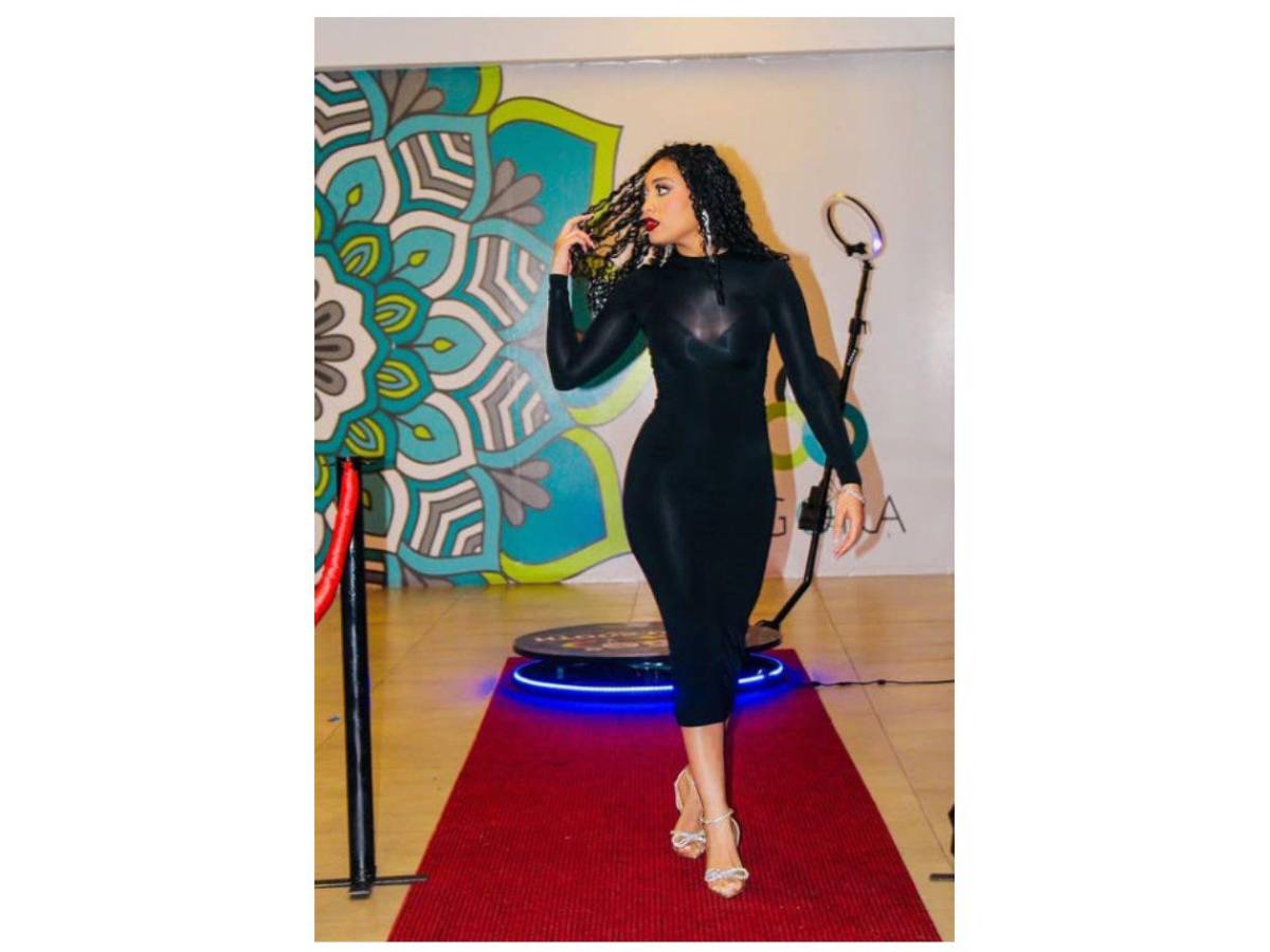 Exnovia de jugador hondureño rechazó miles de dólares por propuestas indecentes