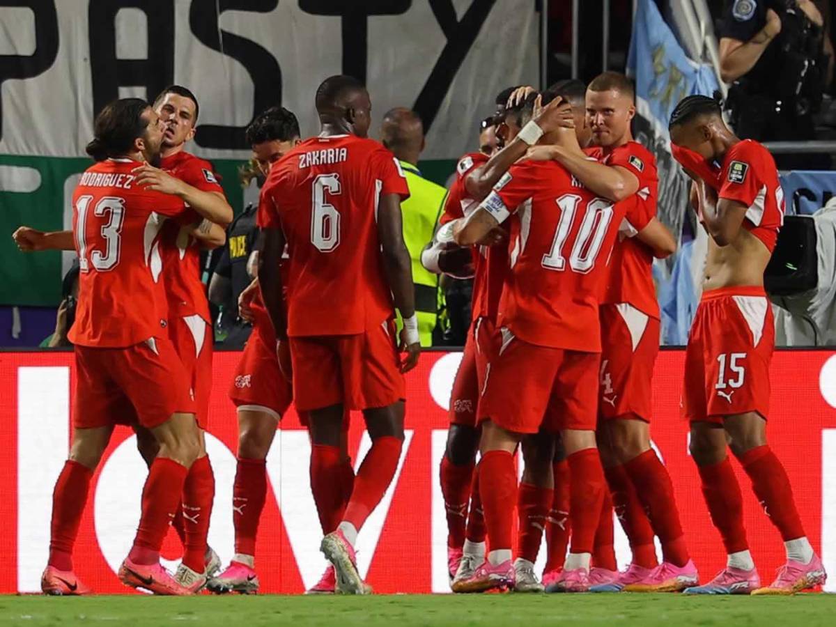 Otra ayuda a Argentina, fuerte cruce de Messi con árbitro, agresión y apareció su enemigo