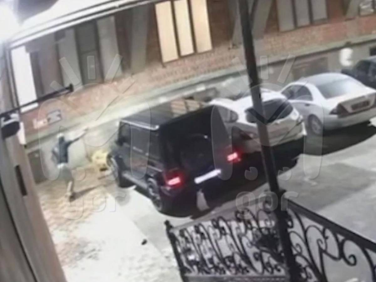 Atacan a balazos a famoso campeón de MMA en la puerta de su casa: recibió cinco disparos