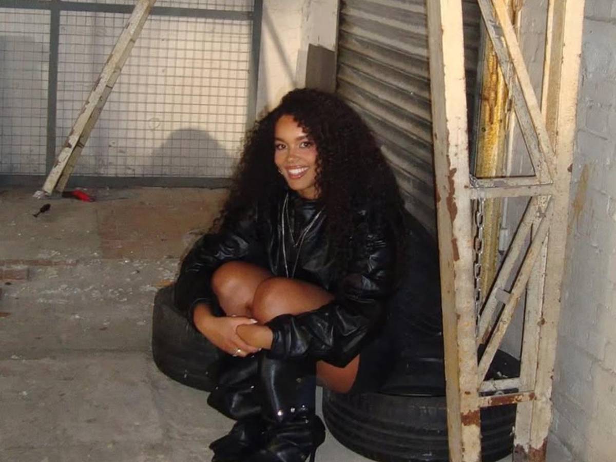 Novia de Keyrol Figueroa reacciona tras convocatoria por Liverpool:¿quién es ella?