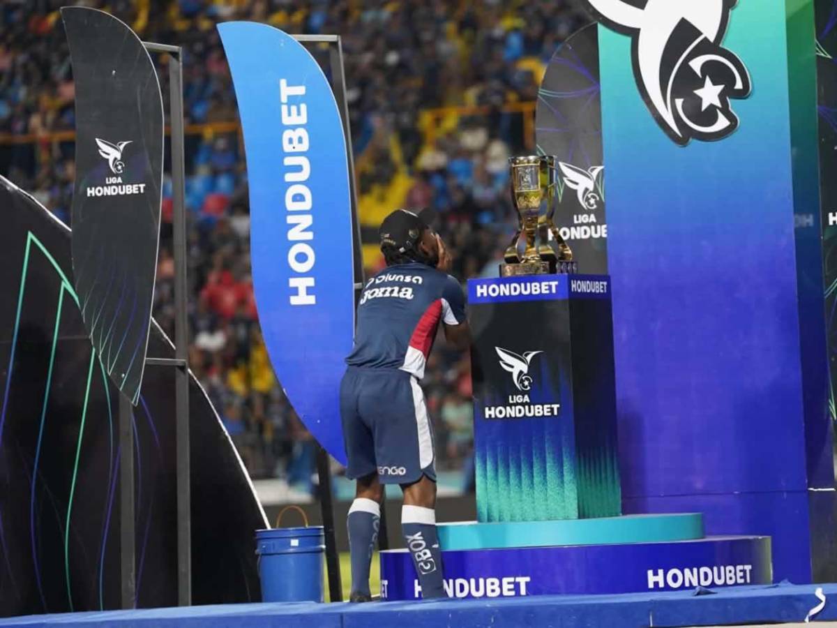 Motagua campeón: festeja la Copa 20, baile del Búho Meléndez y emoción de Pedro Atala