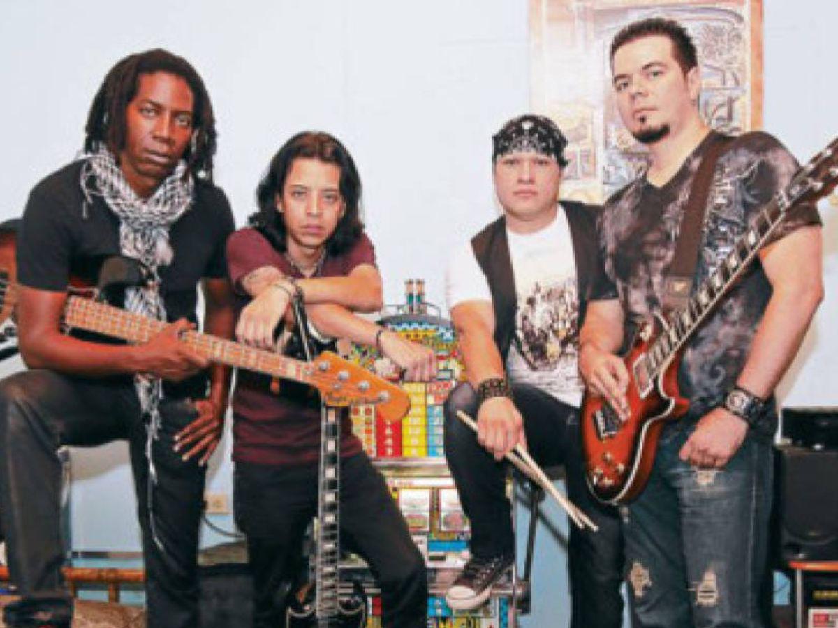 Myrna Barahona defiende al “socialismo democrático” y le llueven críticas